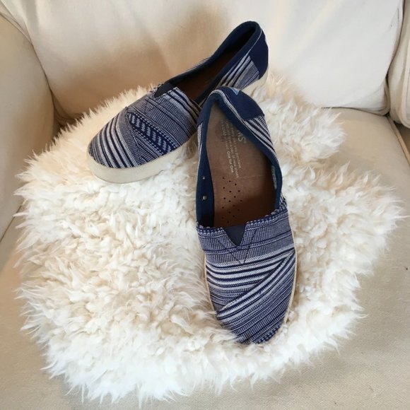 Toms Shoes - Women's TOMS Size 7